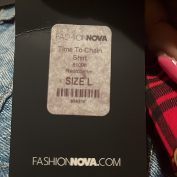 Red/Black plaid with Chains - Picture 2 of 2